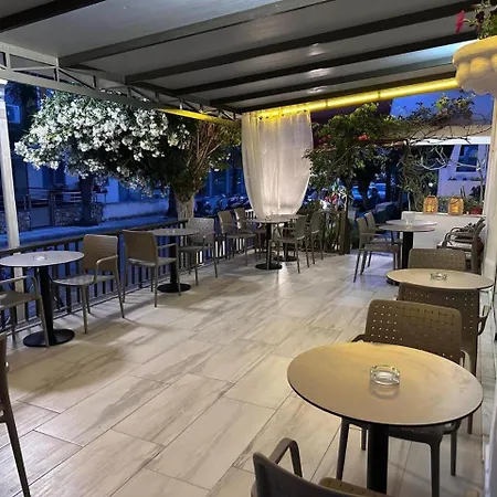 Ξενοδοχείο Paradise 3*